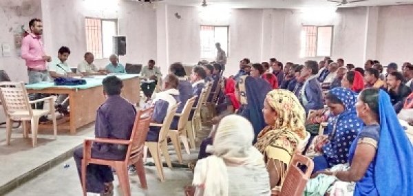 जिले के विकास खण्ड पथरिया के ग्राम रोहराकला में जनचाौपाल और चलित थाना का हुआ आयोजन