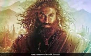 रणबीर कपूर को 'शमशेरा' लुक में देख फैंस हुए क्रेजी, अभी से बताया फिल्म को बेस्ट