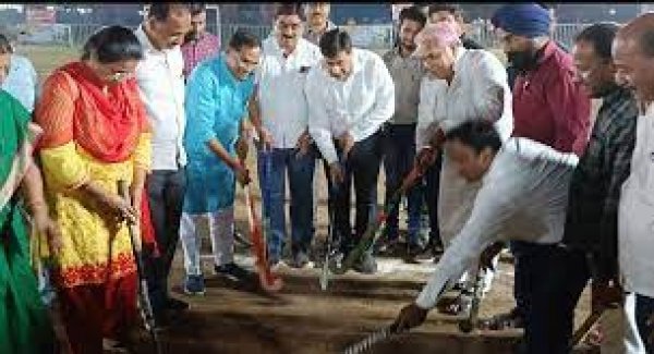 महापौर ने शहर में पहला अखिल भारतीय महापौर हॉकी ट्रॉफ का किया शुभारंभ