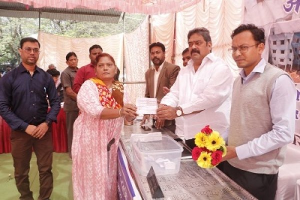 प्रधानमंत्री आवास योजना में 229 हितग्राहियों को लाॅटरी से मिला खुद का आवास
