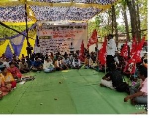 अनिष्चितकालीन आंदोलन पर बैठे वन कर्मचारियों की मांगों का समर्थन किया सीपीआई ने