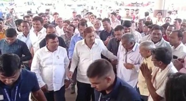 कैबिनेट मंत्री  अकबर का कवर्धा में हुआ अभूतपूर्व स्वागत,   सर्किट हाउस  में सुनी लोगो की समस्याएं