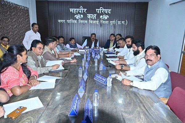 महापौर परिषद की बैठक में 14 प्रकरणो में से 12 प्रकरणो में सहमति प्रदान की गई।