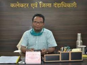 मुंगेली : कलेक्टर  वंसत ने सुनी जनदर्शन कार्यक्रम में पहुंचे आमजनों की समस्याएं