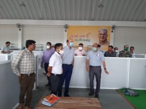 आजीविका केंद्र में मास्क पसंद आया तो खरीद लिया कलेक्टर ने सांकरा स्थित केंद्र में पहुंचे कलेक्टर डॉ सर्वेश्वर नरेंद्र भूरे, जिला पंचायत सीईओ सच्चिदानंद