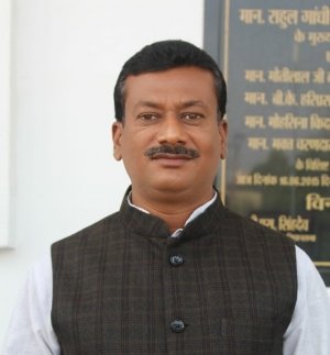 रमनसिंह और धरमलाल कौशिक बताएं मजदूरों के घर वापसी  के प्रयास पर भाजपा का क्या योगदान