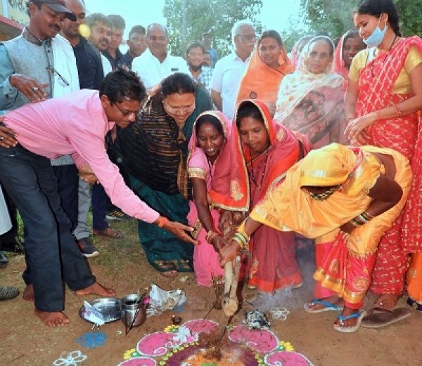 मंत्री अनिला भेंडिया ने ग्राम सुवरबोड़ और भैंसबोड़ में विभिन्न कार्यों का किया लोकार्पण- भूमिपूजन