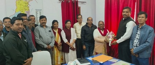 श्री शंकेश्वर कंवर राजनांदगांव वृत्त के नये अधीक्षण अभियंता, कार्यपालक निदेशक श्री सेलट ने दी शुभकामनाएं