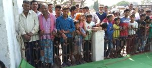 धर्म परिवर्तन को रोकने  बजरंगियों का ग्राम पीपरछेड़ी में आक्रोश