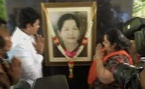 कानूनी लड़ाई के बाद जयललिता की भांजी को मिली पॉश गार्डन वाले बंगले की चाभी, कही ये बात