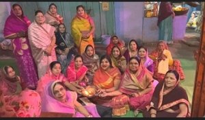 महिलाओं ने हनुमान चालीसा पाठ के साथ राम आएंगे तो अंगना सजायेंगे भजन गाये
