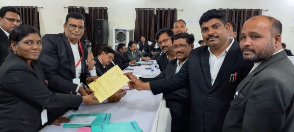 जिला अधिवक्ता संघ चुनाव :नामांकन दाखिले का सिलसिला तीसरे दिन भी जारी रहा