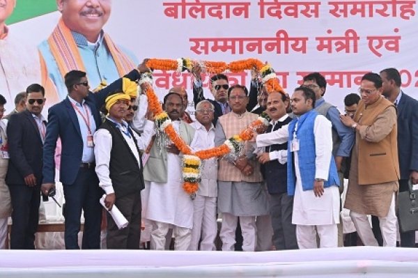 केंद्रीय गोड़ महासभा धमधागढ़ द्वारा आयोजित सम्मान समारोह में शामिल हुए मुख्यमंत्री विष्णु देव साय