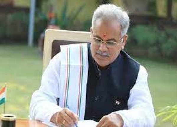 छत्तीसगढ़ के शासकीय कर्मचारियों के हित के लिए मुख्यमंत्री  भूपेश बघेल ने प्रधानमंत्री  नरेंद्र मोदी को लिखा पत्र
