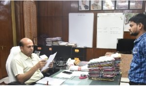 पर्यावरण प्रेमी स्व. गेंदलाल देशमुख द्वारा लगाए पेड़ों की कटाई रोकने पर्यावरण प्रेमियों ने दिया आवेदन