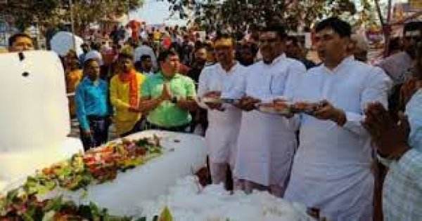 भगवान शिव के जयकारों से गूंज उठा शिवनाथ नदी का तट,विधायक व महापौर ने लगाए हर हर महादेव के जयकारे...