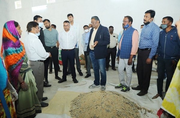 ​​​​​​​मुख्यमंत्री के सलाहकार  प्रदीप शर्मा ने किया कुलगांव के गांधी ग्राम का अवलोकन, कहा-इसे मॉडल के रूप में विकसित करें