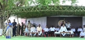 बंजर जमीन में पपीता से समूह ने किया 40 लाख का व्यवसाय, मुख्यमंत्री से कहा कि हमारा ट्वीटर एकाउंट भी, पोस्ट जरूर रिट्वीट करें