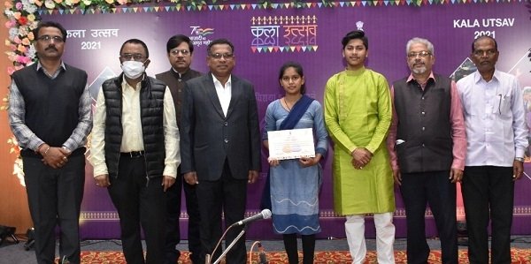 ​​​​​​​राष्ट्रीय कला उत्सव में छत्तीसगढ़ के जयंत व साधना ने दी ऑनलाइन प्रस्तुति