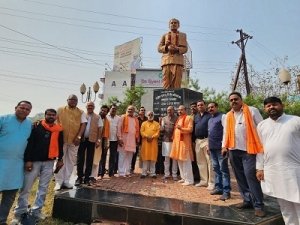पं. दीनदयाल उपाध्याय के अंत्योदय के स्वप्न को साकार कर रहे हैं प्रधानमंत्री नरेंद्र मोदी- जितेन्द्र वर्मा