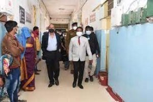 जिला अस्पताल में व्यवस्थाओं का लिया जायजा