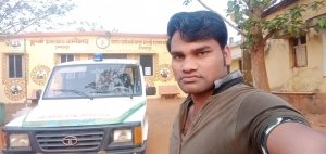 बस्&zwj;तर में कोरोना वारियर बने एम्&zwj;बुलेंस 102 महतारी एक्&zwj;सप्रेस के पायलट व ईएमटी