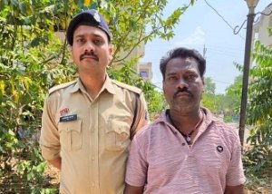 बनियापारा में सट्टा खाईवाल पर कोतवाली पुलिस की कार्रवाई, रंगे हाथ गिरफ्तार