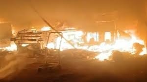 उरला मेटल पार्क की फैक्ट्री में भीषण आग, कई लोगों के फंसे होने की आशंका; बचाव कार्य जारी