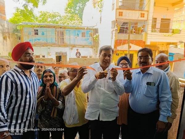 महापौर ने लुचकी तालाब शिव मंदिर के प्रांगण में पार्षद निधि से निर्मित सामुदायिक भवन का किया लोकार्पण