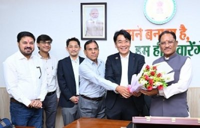 हज यात्रियों को मुख्यमंत्री का स्नेहिल विदाई संदेश-फर्स्ट एड किट वितरण के साथ सुरक्षित और सफल हज यात्रा की दी शुभकामनाएं