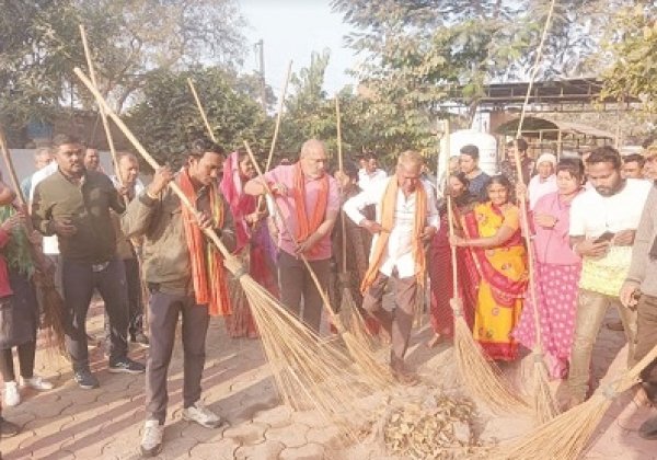 अपने शहर की सफाई और स्वच्छता के लिए कार्य करना हर नागरिक का कर्तव्य है-ललित चंद्राकर