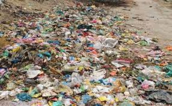 गंदगी की शिकायत पर पहुँचे उपाध्यक्ष कहा नगर की सफाई ही पहला कर्तव्य