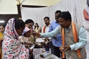 अंतरराष्ट्रीय महिला दिवस के अवसर पर जिला स्तरीय कार्यक्रम में हजारों महिलाओं ने उत्साह के साथ लिया हिस्सा