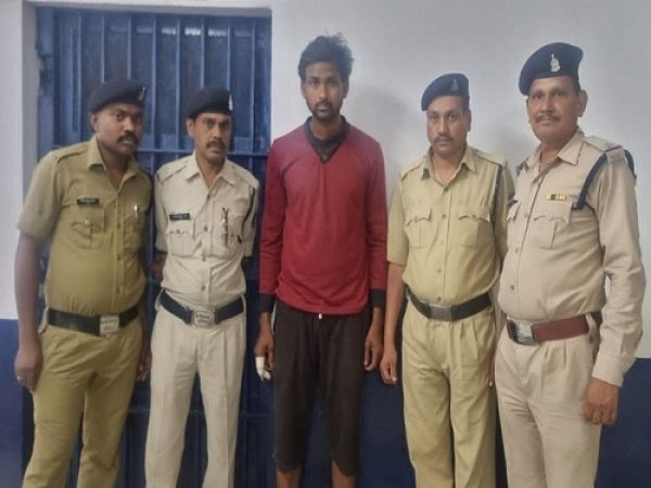 बिजली कनेक्शन के विवाद में हत्या करने वाला आरोपी हुआ गिरफ्तार युवक की हत्या कर हो गया था, मुंगेली में मामा ससुर के यहां छिप गया था