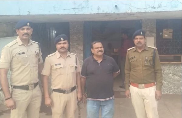 फर्जी दस्तावेज से पट्टा भूमि को किया था बिक्री चढ़ा पुलिस के हत्थे ...   