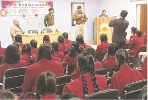 durg police : वरिष्ठ पुलिस अधीक्षक गर्ग के निर्देश पर  चलाया जा रहा यातायात जागरूकता कार्यक्रम 