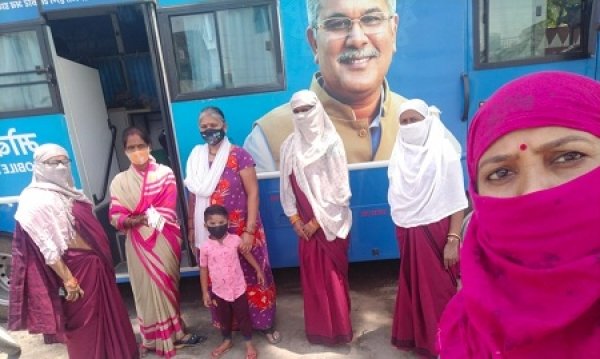 मौसमी बीमारियों की रोकथाम के लिए आंगनबाडी कर रही जागरूक