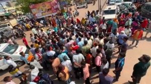 सड़क दुर्घटना : हादसे के बाद फूटा लोगों का गुस्सा, अवंतिबाई चौक पर चक्काजाम, मृतक मणिराम के परिजनों ने मांगी नौकरी और मुआवजा