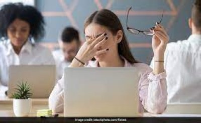 आंखों में जलन व दर्द की समस्या से छुटकारा दिलाएंगे ये घरेलू नुस्खे