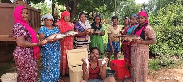 मछली पालन से श्री गणेश महिला स्व सहायता समूह की आर्थिक एवं सामाजिक स्थिति हुई मजबूत
