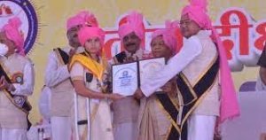 राज्यपाल को संत गहिरा गुरू विश्वविद्यालय के दीक्षांत समारोह के लिए किया आमंत्रित