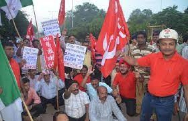 ट्रेड यूनियन के राष्ट्रव्यापी हड़ताल का भिलाई-दुर्ग में दिखा असर , बीएसपी के सभी गेट के बाहर नारेबाजी के साथ हुआ प्रदर्शन