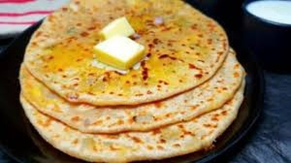 सर्दियों का आ गया है मौसम, नाश्ते में बनाएं ये टेस्टी गोभी का परांठा