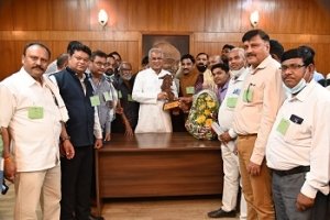 मुख्यमंत्री से छत्तीसगढ़ कर्मचारी-अधिकारी फेडरेशन के प्रतिनिधि मंडल ने की सौजन्य मुलाकात