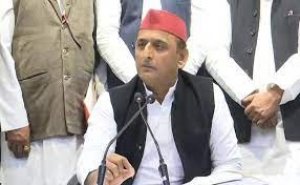 यूपी के सरकारी समारोह से पीएम मोदी के हमले के बाद अखिलेश यादव ने किया पलटवार