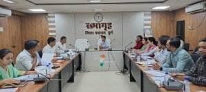 सीईओ ने ली ग्रामीण क्षेत्रों में चल रहे स्वच्छता अभियान की जानकारी