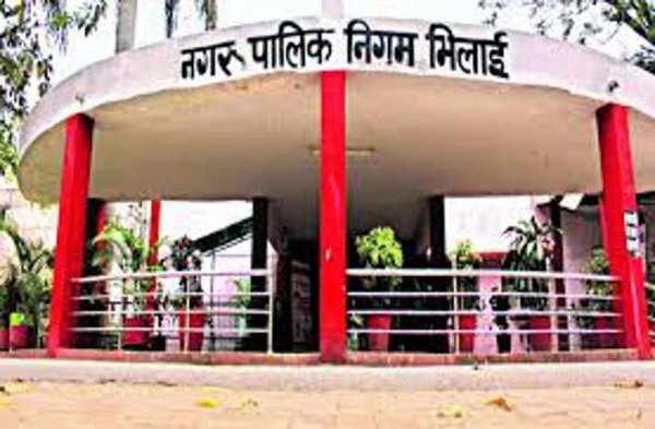 शहर के 13 तालाबों में प्रतिमा विर्सजन की व्यवस्था, निगम उपायुक्त अशोक द्विवेदी ने लिया व्यवस्था का लिया जायजा