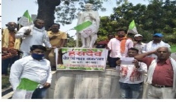सड़क चौड़ीकरण में कुछ पेड़ों को काटने पर हायतौबा करने वाली भाजपा हसदेव में 4 लाख पेड़ो की कटाई पर मौन क्यों ?