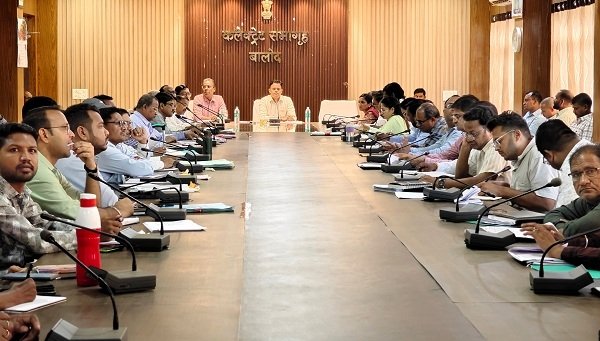 त्यौहार सीजन के दौरान जन जीवन को सामान्य बनाने तथा आम लोगों के सहुलियत हेतु जरूरी उपाय सुनिश्चित करें: कलेक्टर श्री चन्द्रवाल