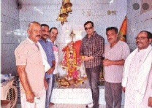 ट्रांस्पोर्ट नगर हथखोज में धूमधाम से मनाया गया हनुमान जन्मोत्सव  इन्द्रजीत सिंह , प्रभुनाथ बैठा सहित बड़ी संख्या में लोगों ने की पूजा अर्चना
